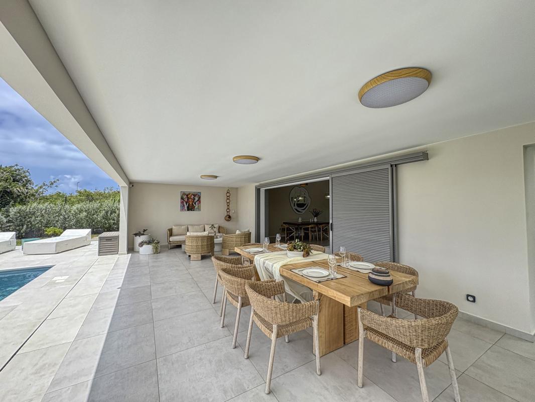 10.Location villa piscine Gosier Guadeloupe_Terrasse